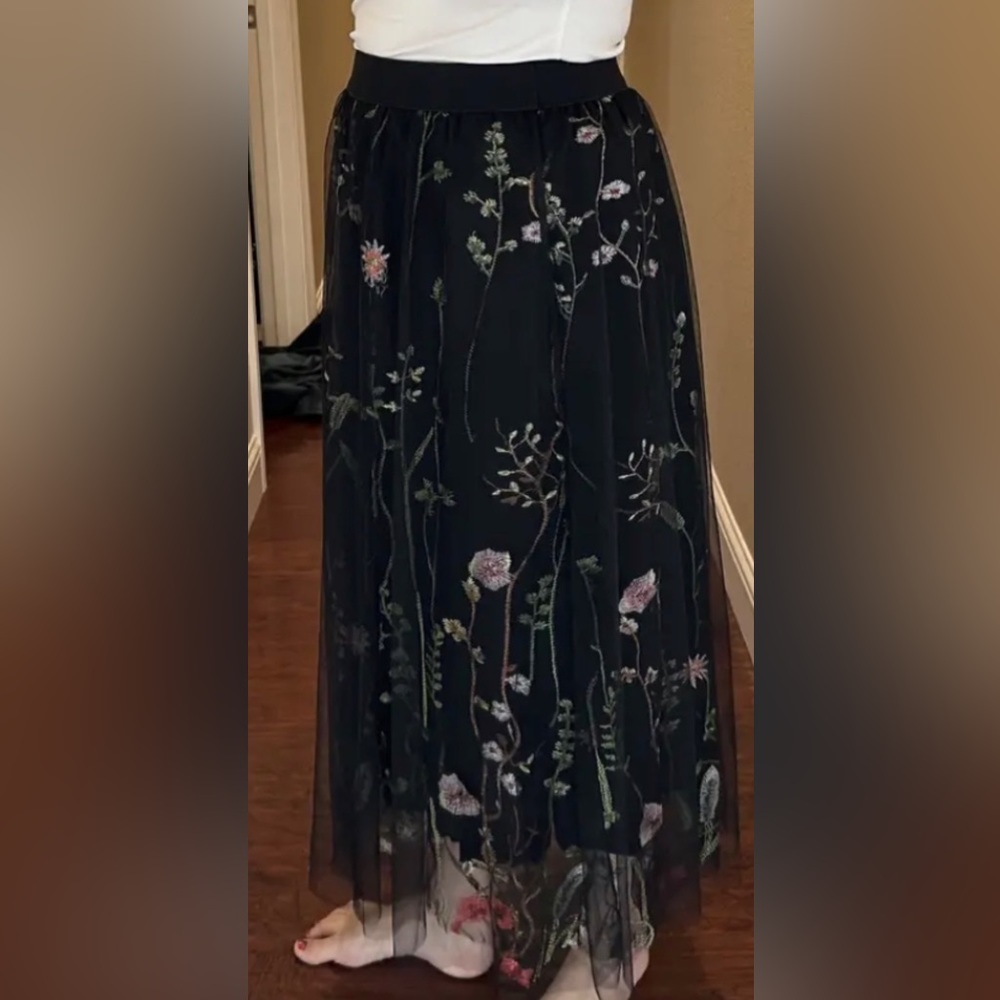 SALE! Embroidered Floral Skirt - Picture 6 of 11
